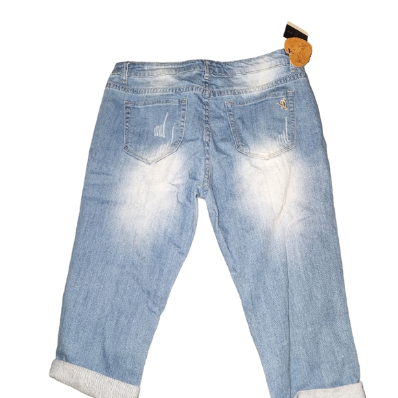 Knee shorts - Picture 6 of 9